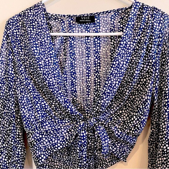 Vici Top - Picture 3 of 6